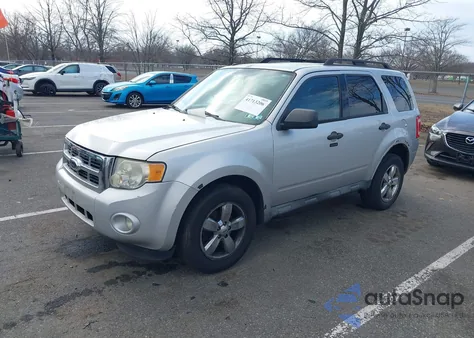 2010 Ford Escape Xlt z USA, uszkodzony, nr VIN 1FMCU0DG5AKA09285